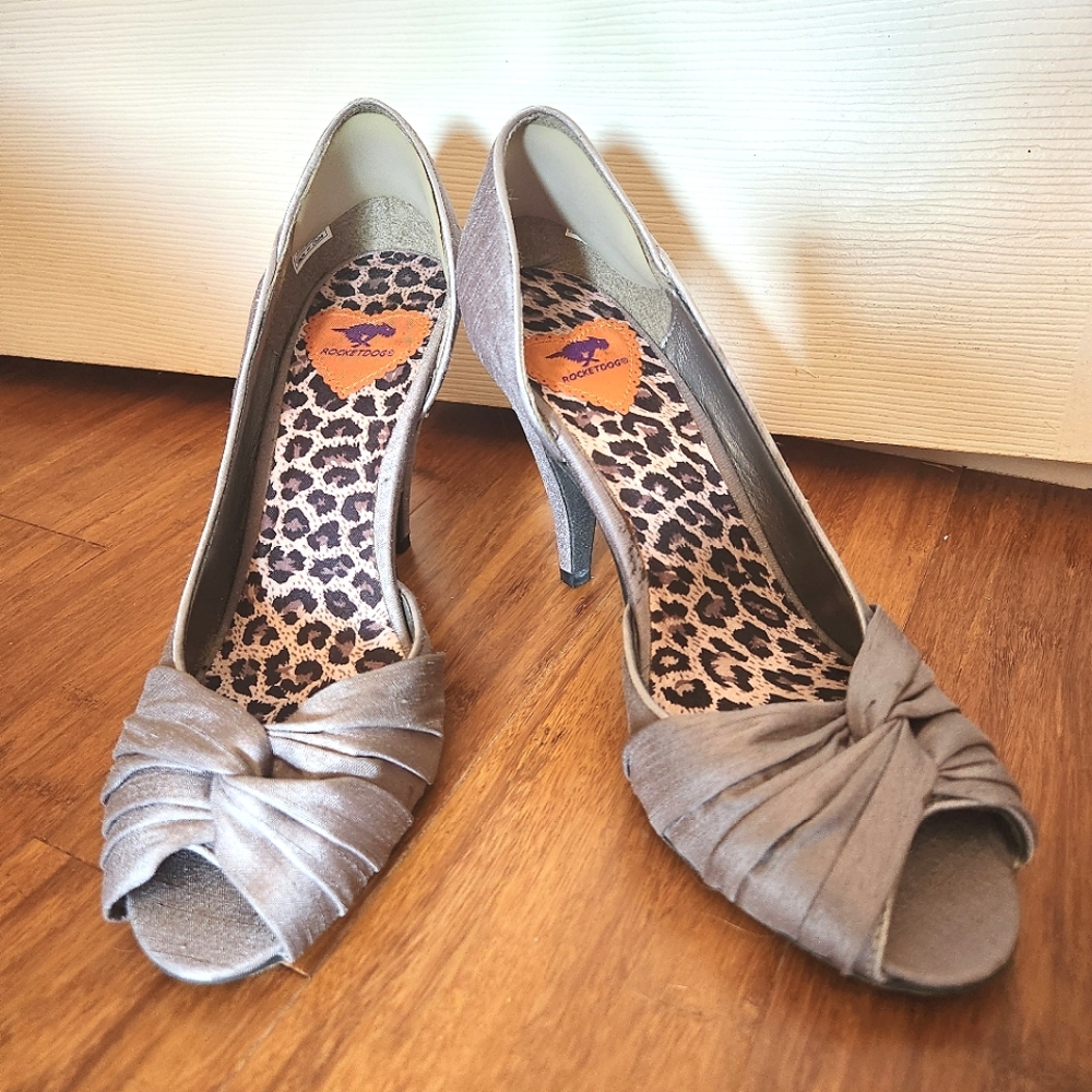 Rocket Dog Gray 4" Peep-Toe High Heels